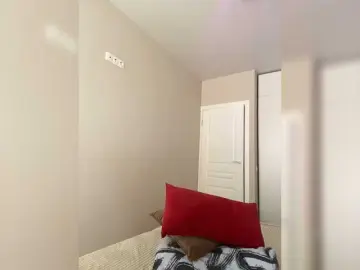 Sashhhkino  live sex cam