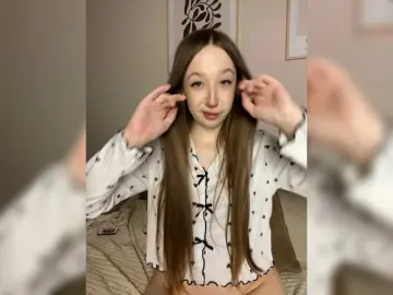 Sashhhkino  live sex cam
