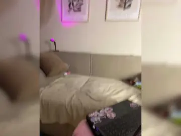 Sashhhkino  live sex cam