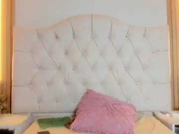 Arethaozz1  live sex cam