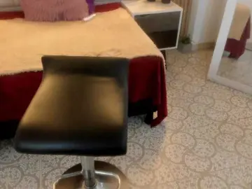 Arethaozz1  live sex cam