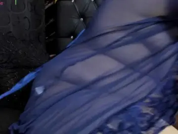 Arethaozz1  live sex cam