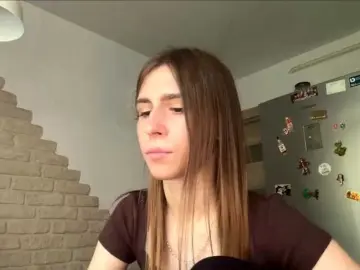 AshantiBadolato  live sex cam