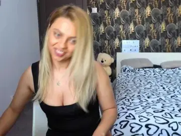 CarlaStaceeFun  live sex cam