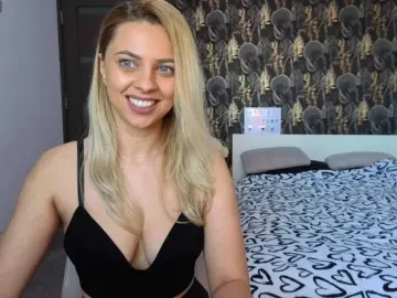 CarlaStaceeFun  live sex cam