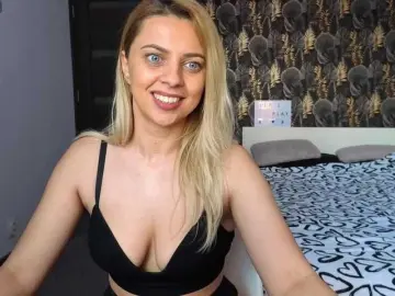 CarlaStaceeFun  live sex cam