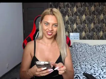 CarlaStaceeFun  live sex cam