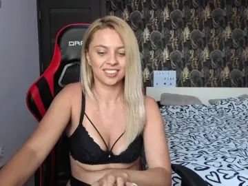 CarlaStaceeFun  live sex cam
