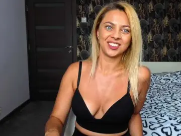 CarlaStaceeFun  live sex cam