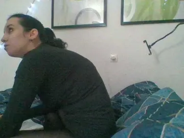 Natali72  live sex cam