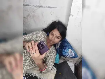 Tunnidelhi  live sex cam