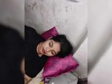 Tunnidelhi  live sex cam