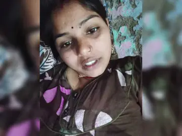 Tunnidelhi  live sex cam