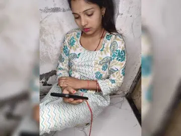 Tunnidelhi  live sex cam