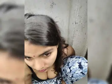 Tunnidelhi  live sex cam