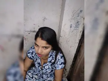 Tunnidelhi  live sex cam