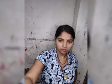 Tunnidelhi  live sex cam