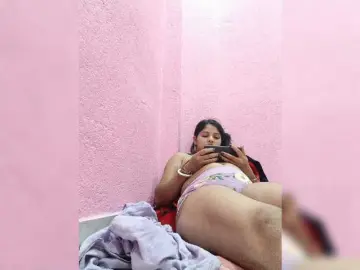 Tunnidelhi  live sex cam