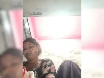Tunnidelhi  live sex cam