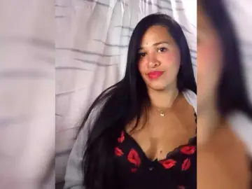 Letty33  live sex cam