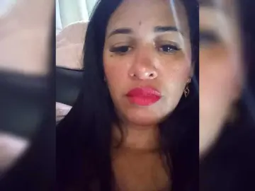 Letty33  live sex cam