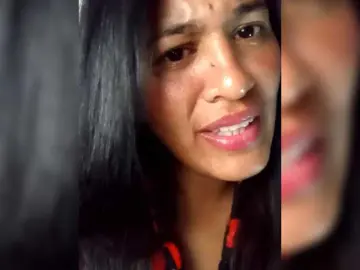 Letty33  live sex cam