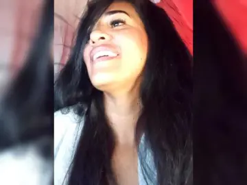 Letty33  live sex cam
