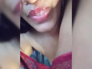 Letty33  live sex cam