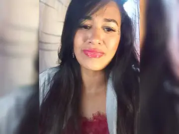 Letty33  live sex cam