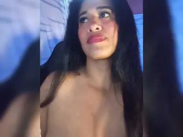 Letty33  live sex cam