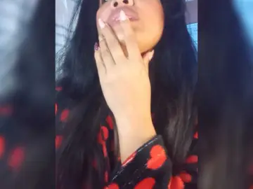 Letty33  live sex cam