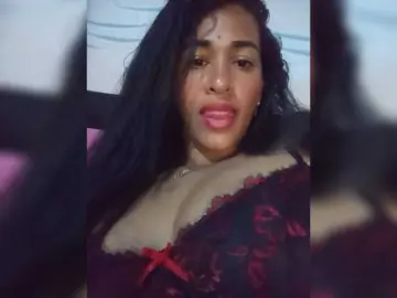 Letty33  live sex cam