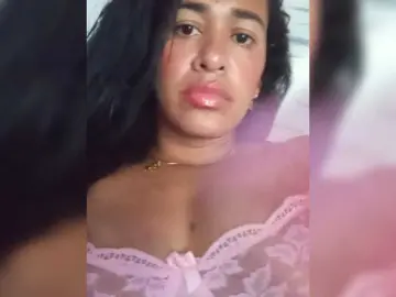 Letty33  live sex cam