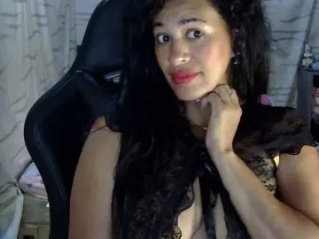 Letty33  live sex cam