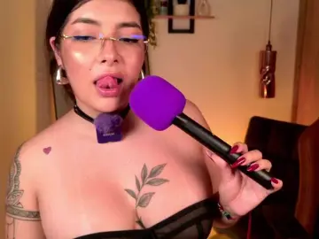 LisaMonroe  live sex cam