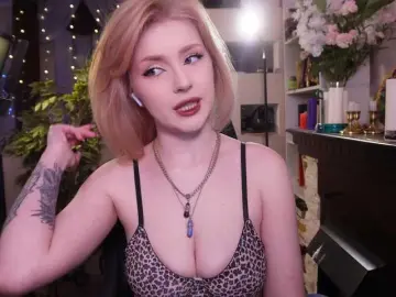 ChristieWade  live sex cam