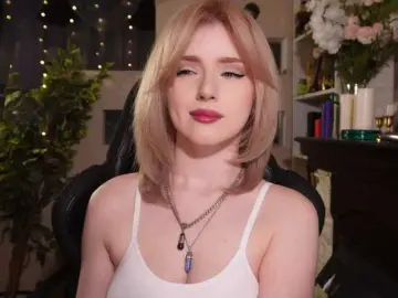 ChristieWade  live sex cam