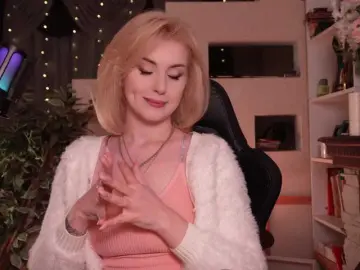 ChristieWade  live sex cam