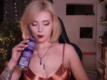 ChristieWade  live sex cam