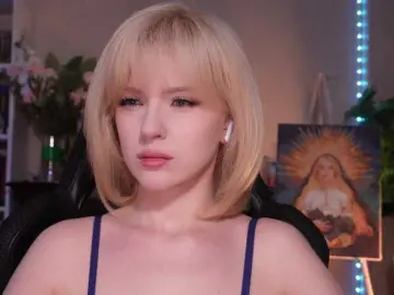 ChristieWade  live sex cam