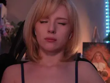 ChristieWade  live sex cam