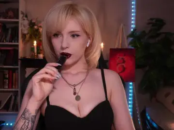 ChristieWade  live sex cam