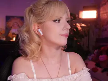 ChristieWade  live sex cam