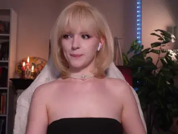 ChristieWade  live sex cam