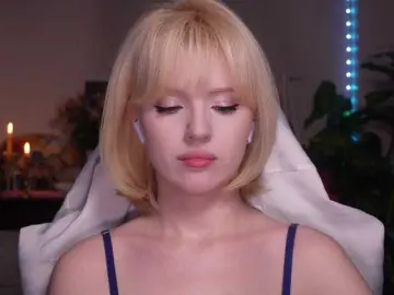 ChristieWade  live sex cam