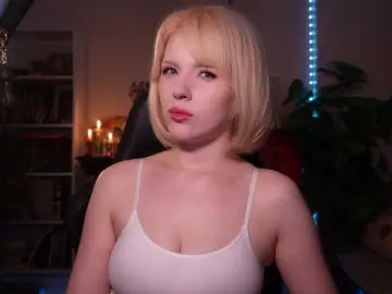 ChristieWade  live sex cam