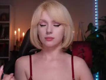 ChristieWade  live sex cam