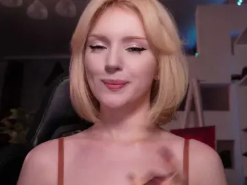 ChristieWade  live sex cam