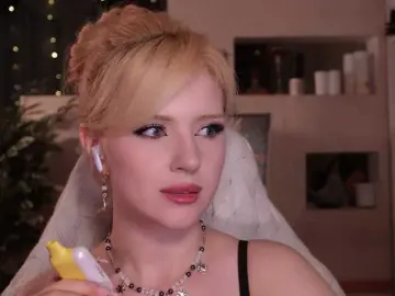 ChristieWade  live sex cam