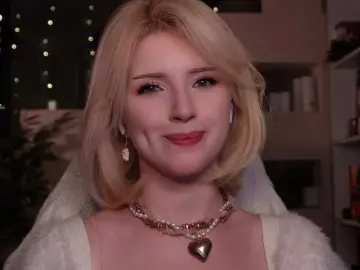 ChristieWade  live sex cam